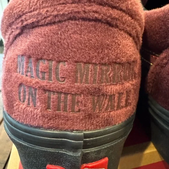 Vans x Disney Snow White Old Skool Stackform Sneaker - Picture 8 of 16